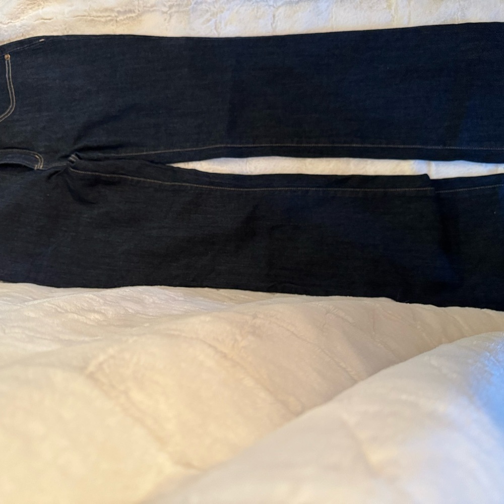 Completely Me by Liz Lange Jeans. Size 4. 31” Inseam. Dark Wash. NEW - Picture 8 of 9